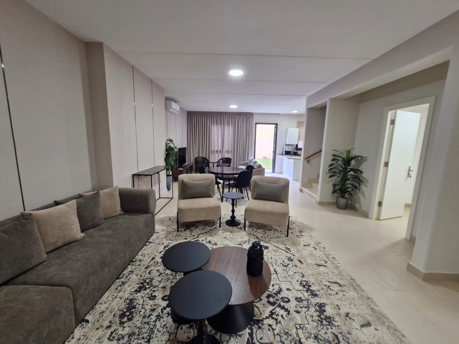 🏡 *Modern Townhouse for Rent furnished in Sedra (Roshn) – Stylish & Family-Friendly* 👨‍👩‍👧‍👦